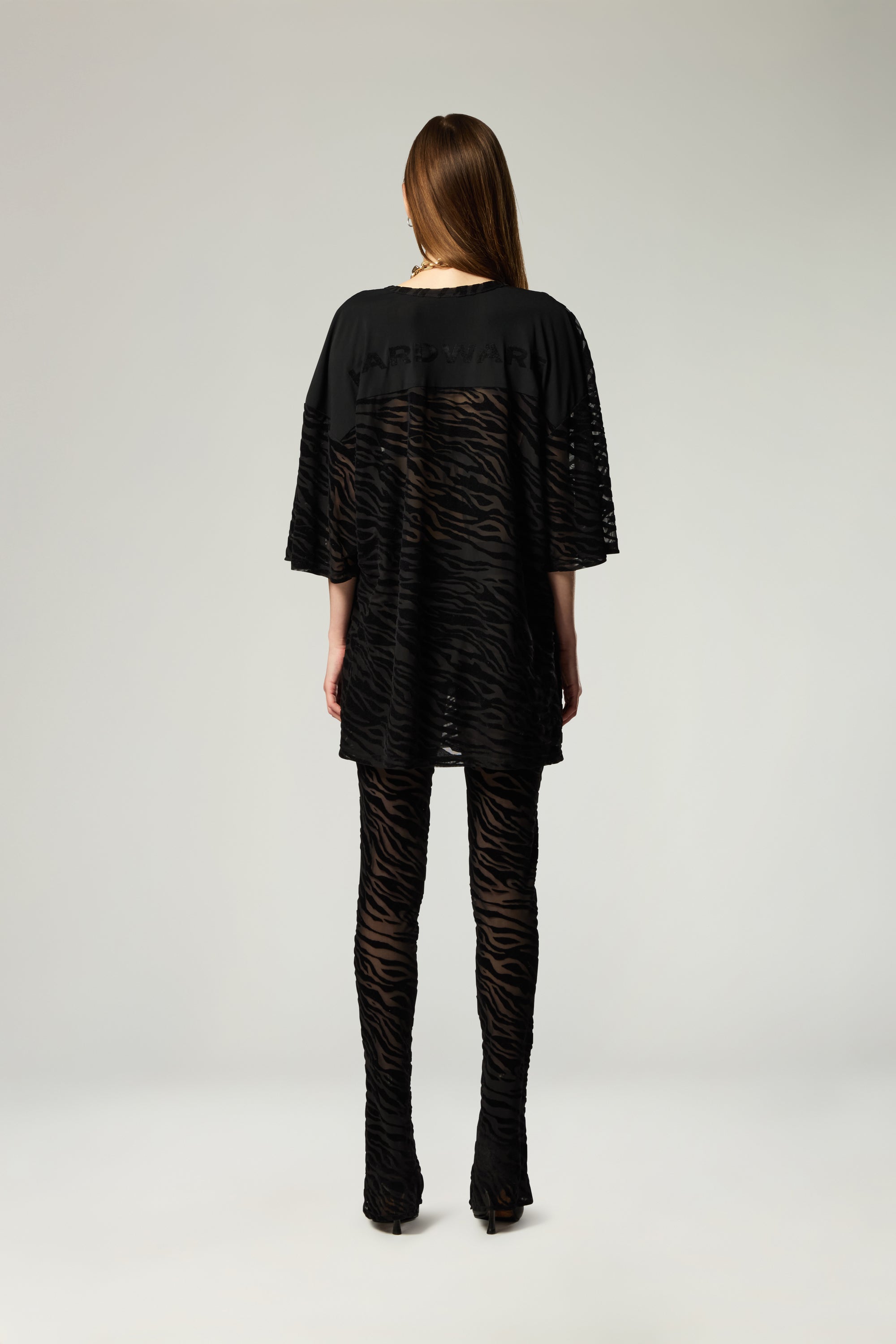 OVERSIZED JERSEY IN BLACK ZEBRA MESH