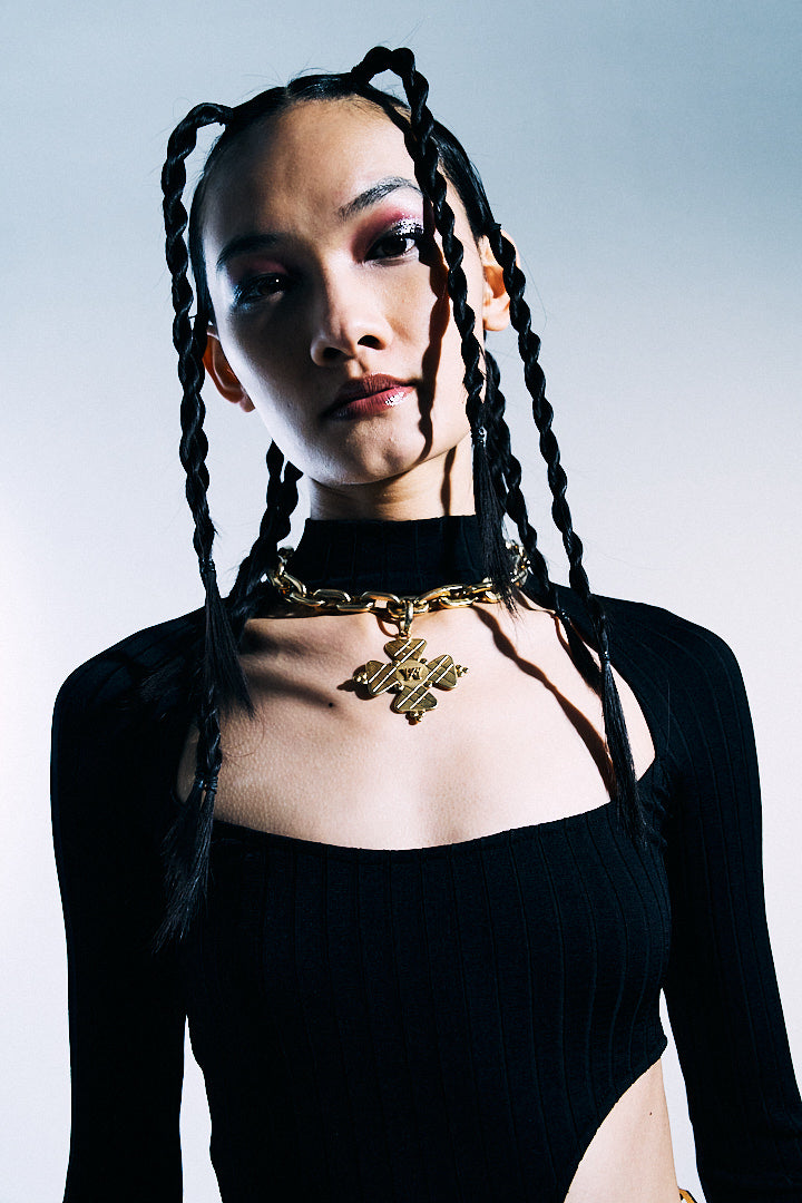 GOLD CHAIN CHOKER NECKLACE WITH PENDANT